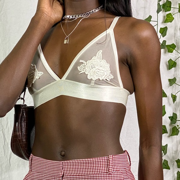 WHITE FLOWER BRALETTE - Picture 3 of 4